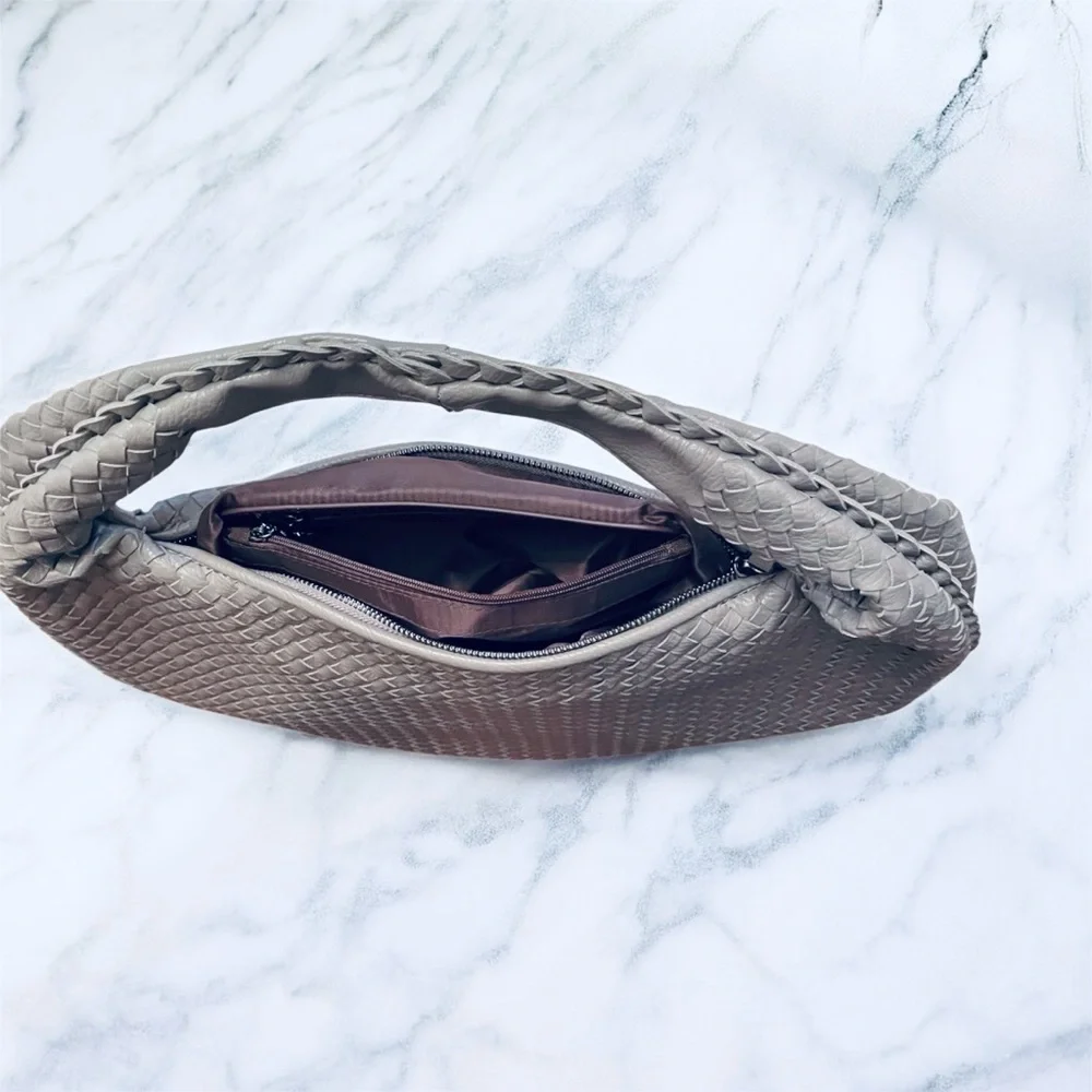 Gray woven vegan leather bag. Measurements are shown in pictures. - Picture 4 of 6